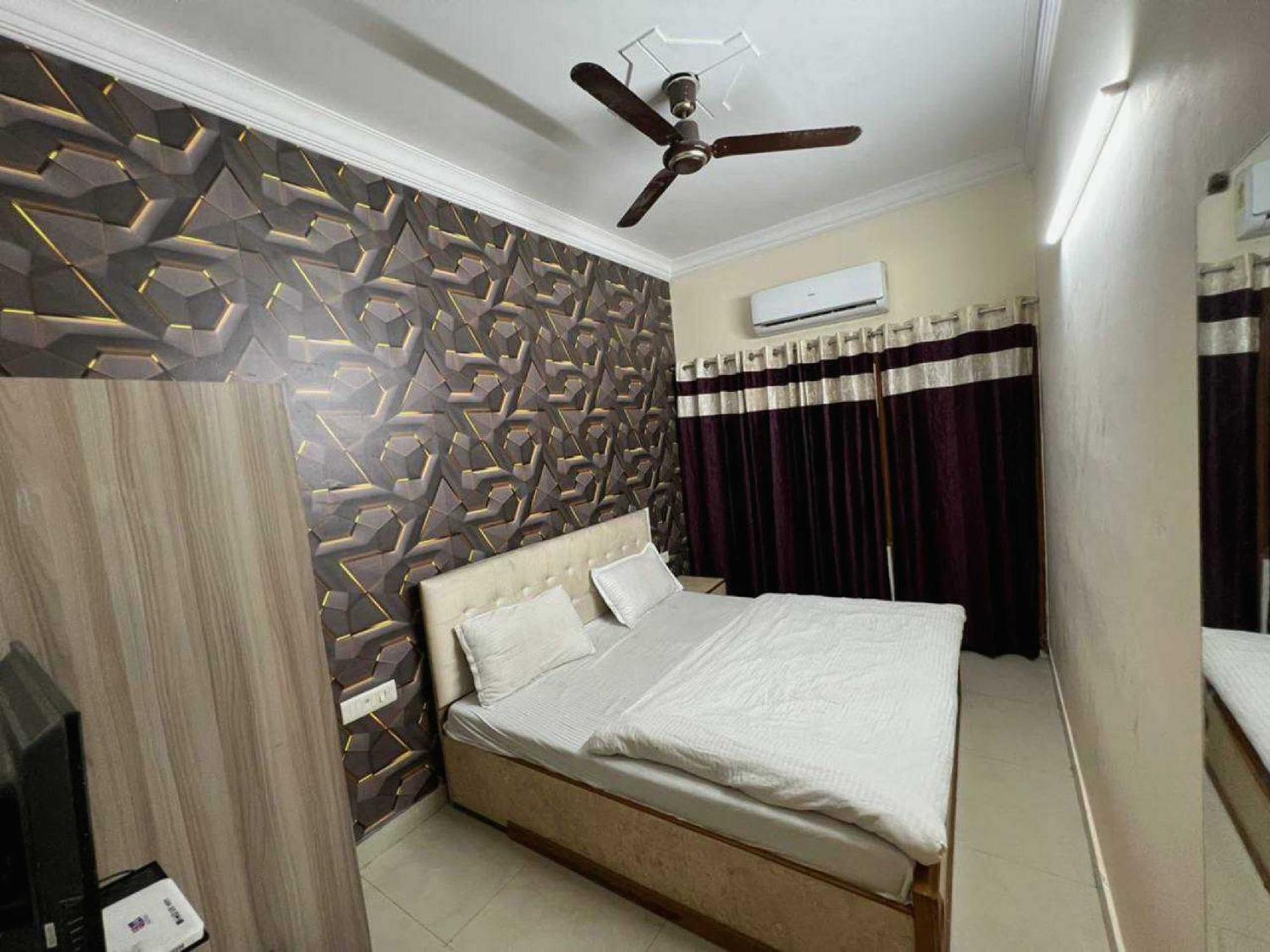 Hotel Anand Amritsar Exterior foto