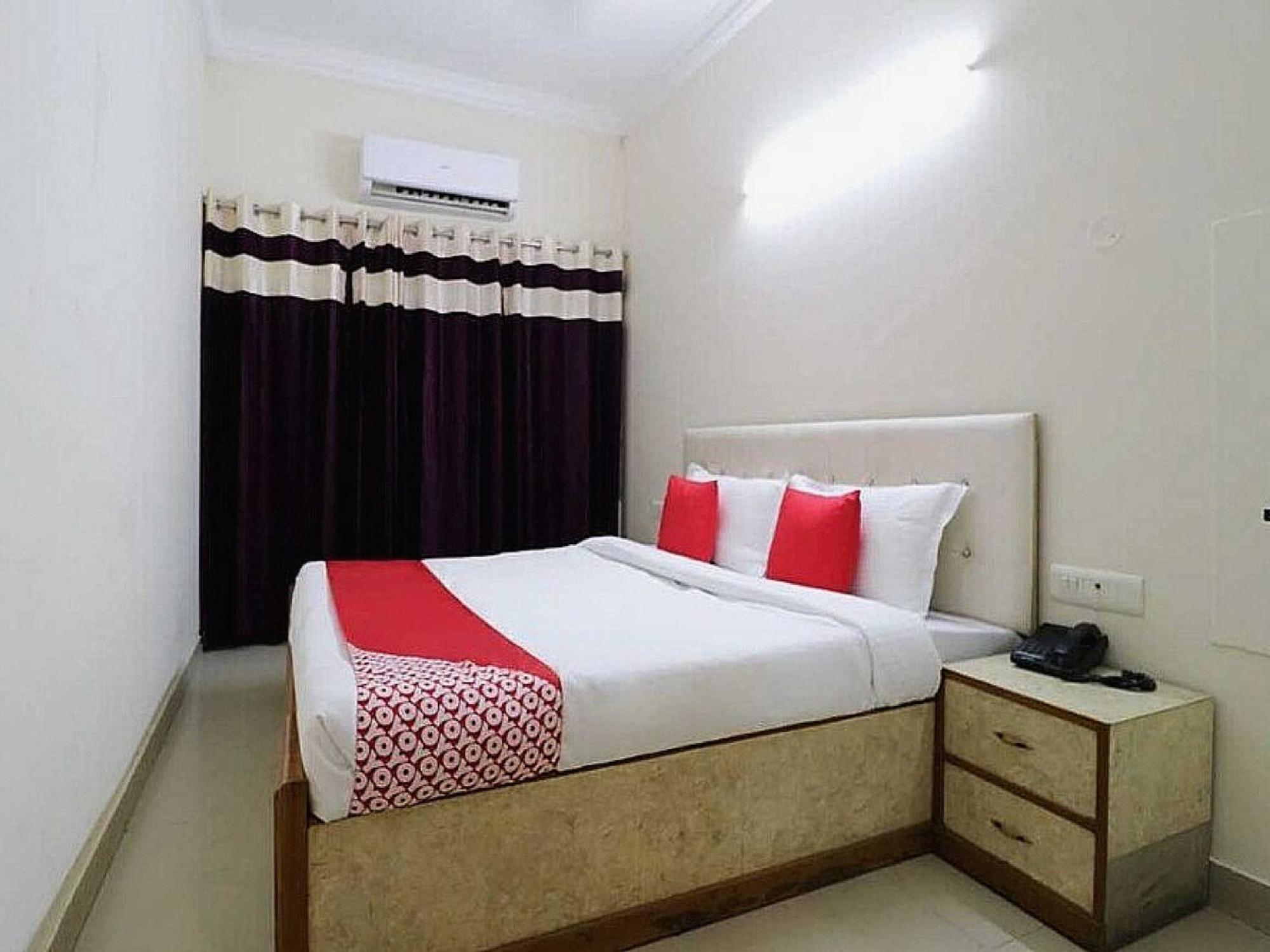 Hotel Anand Amritsar Exterior foto